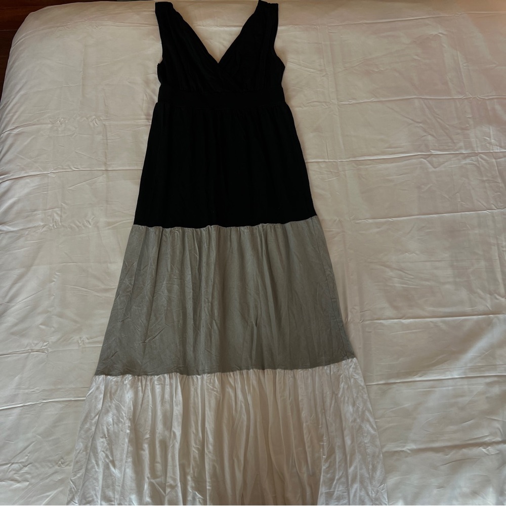 Black, grey, and white long Old Navy dress size medium.